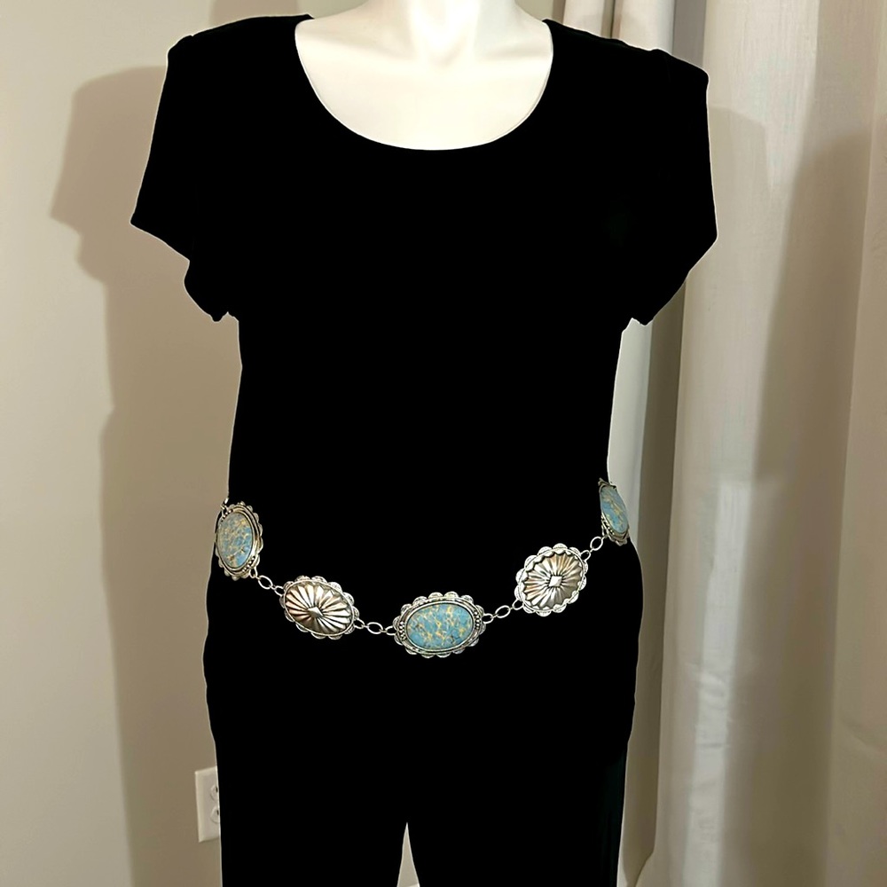 Chicos howlite chain belt size M/L